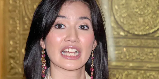 Asti Ananta, Makin Stres Makin 'Gila'