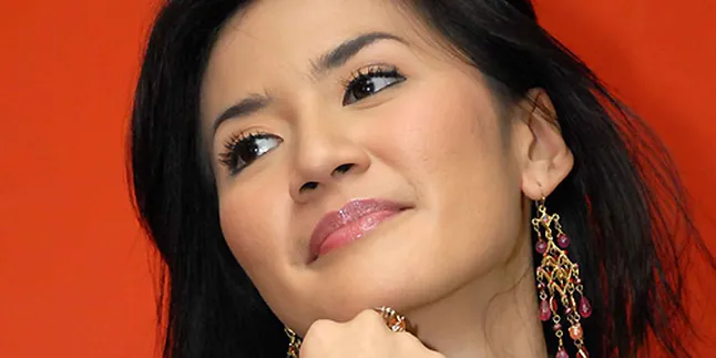 Asti Ananta Promosi Budaya Senyum