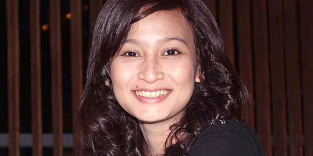 Cut Mandasari Utamakan Karir dan Pendidikan