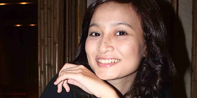 Cut Mandasari Aman di Samping Sang Mama