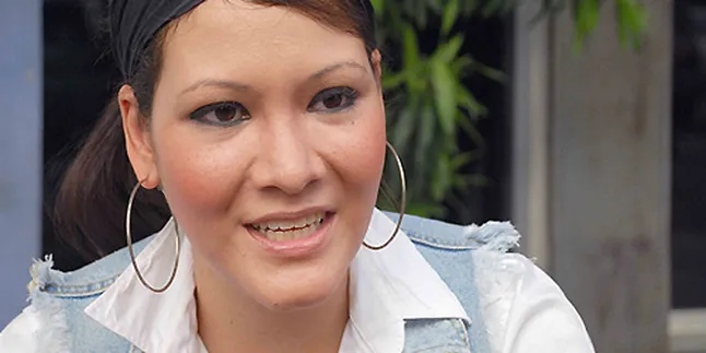 Ultah, Melanie Subono Dikado Tato Ultah, Melanie Subono Dikado Tato