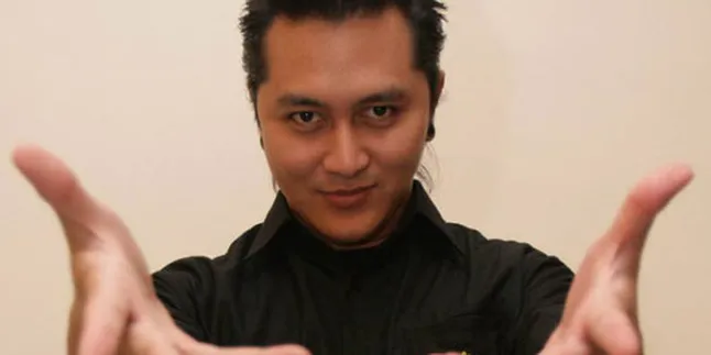 Demian Ingin Anaknya Jadi Pesulap