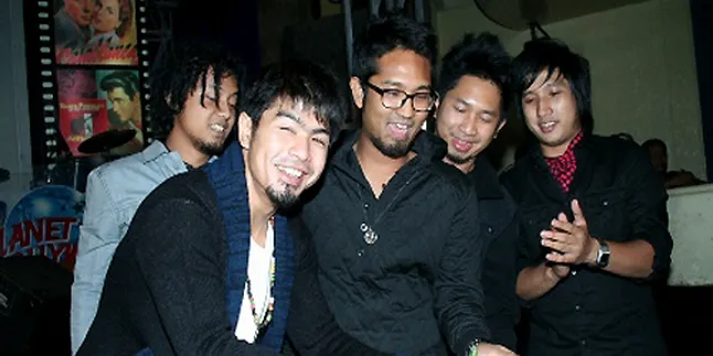 Ditaksir Iwan Fals, Samsons Ngaku Bukan 'Follower'