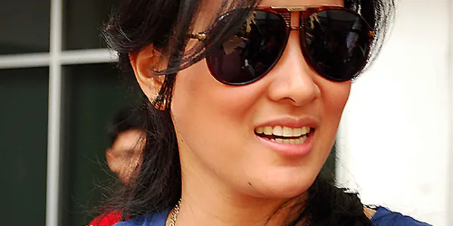 Puisi Rendra Jadi Tanggung Jawab Marcella Zalianty