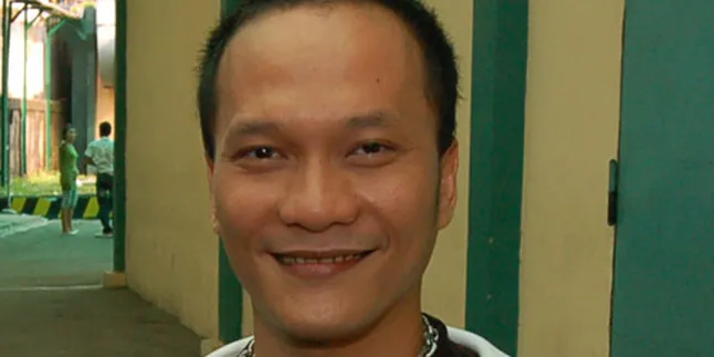 Iwa K Deg-Degan Bawakan Sajak Rendra