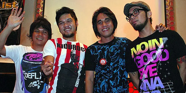 Sibuk, Juliette Sempatkan Beramal