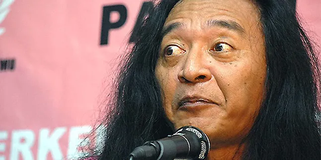 Sujiwo Tejo Mendongeng Tentang Cinta Untuk Masyarakat