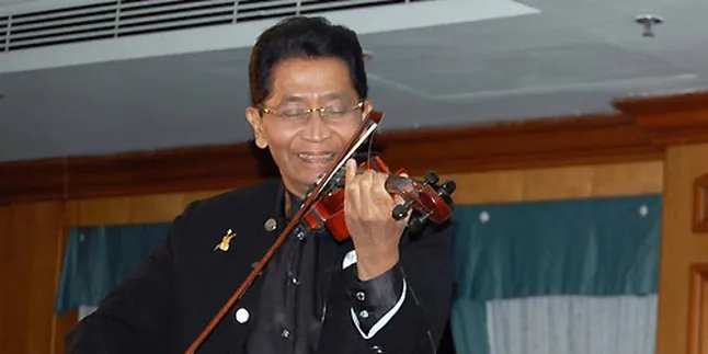 Idris Sardi Peroleh Penghargaan Dari LPP RRI