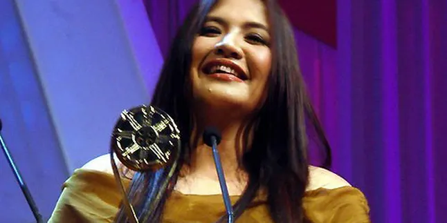 Cornelia Agatha Tak Mau Tinggalkan Anak