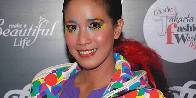 Fanny Fabriana, Makin Aneh Makin Suka