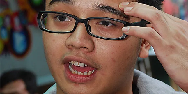 Derby - Dinda Nggak Mau Sering Tampil Berdua