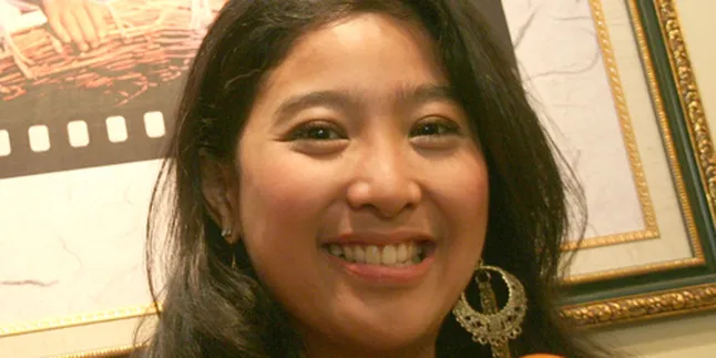 Olivia Zalianty, Dekat Dengan Anang Hanya Karena Pekerjaan