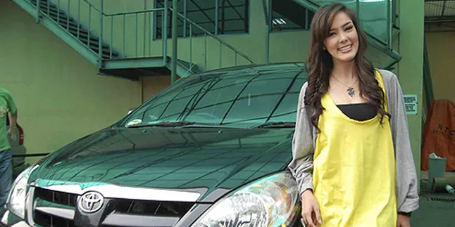 Cathy Sharon Pilih Mobil Irit dan Berdaya Jelajah Tinggi