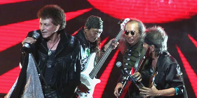 2010, God Bless Tur Konser Pakai 3D