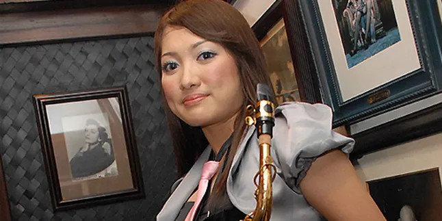 Nana Lee Pilih Saxophone Biar 'Seksi'