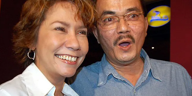 Tak Ngoyo, Debby Sahertian Tetap Usaha Bikin Anak