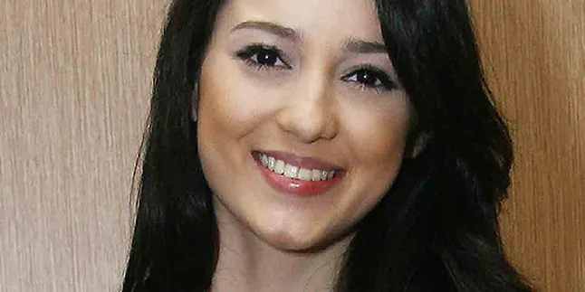 Julie Estelle: Kalau Emang Cocok Kenapa Nggak?