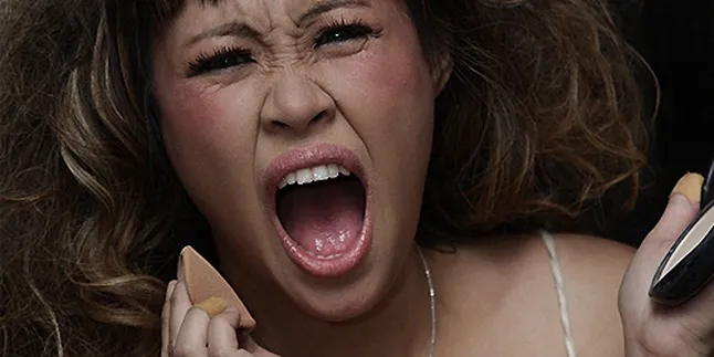 Pernikahan Pinkan Mambo Ditentang Sang Ibu