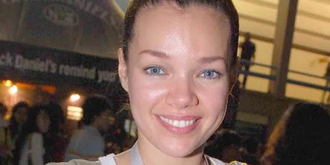 Dewi Sandra, Ajak Selebriti Lelang Untuk Amal