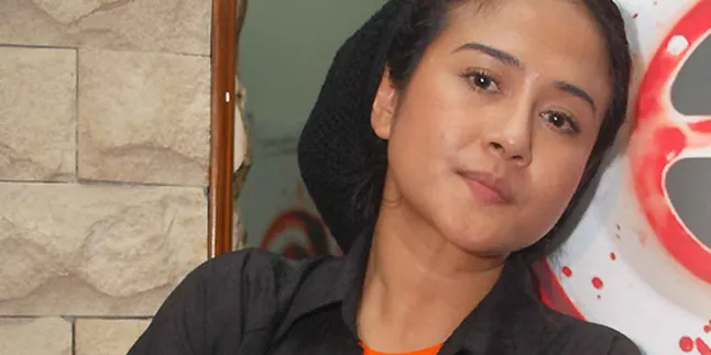 Ria Irawan Sibuk Tolak Tawaran Stripping