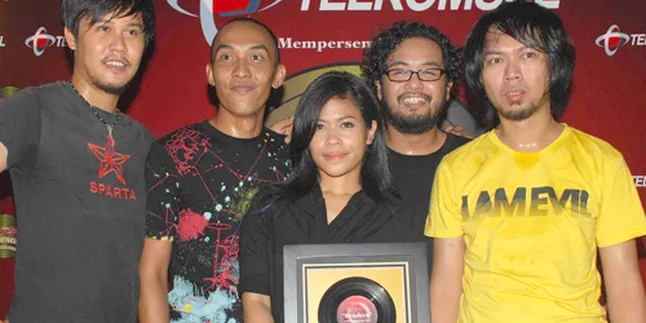 Cokelat Harapkan Musik Indonesia Lebih Bermutu