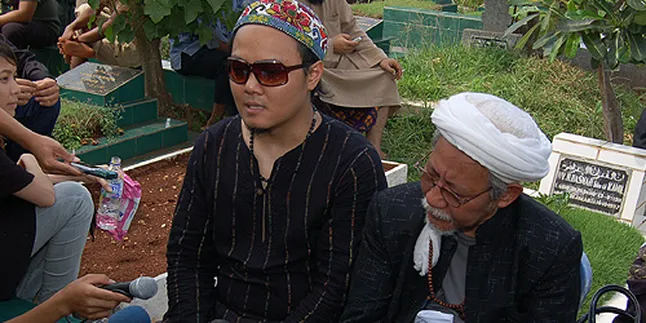 Ibunda Levi The Fly Meninggal Usai Sholat Tahajud