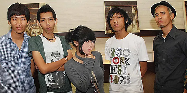 Diamond Hindari Metal, Hadirkan Pop Distorsi