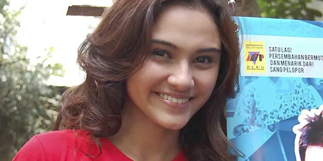 Sibuk Syuting, Skripsi Zee Zee Molor