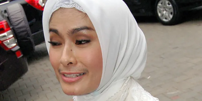 Iis Dahlia, Tetap Merdu Saat Mengaji Iis Dahlia, Tetap Merdu Saat Mengaji