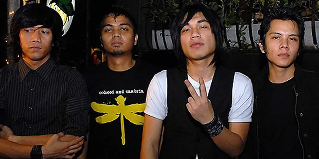 Berangkatkan Ortu Naik Haji, Target Armada Band