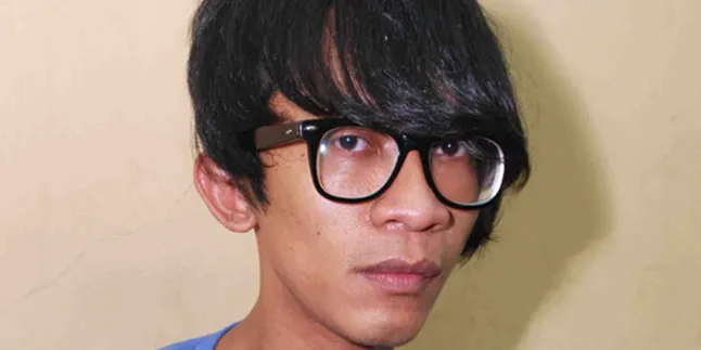 2010, Aming Tetap Punya Gaya Sendiri