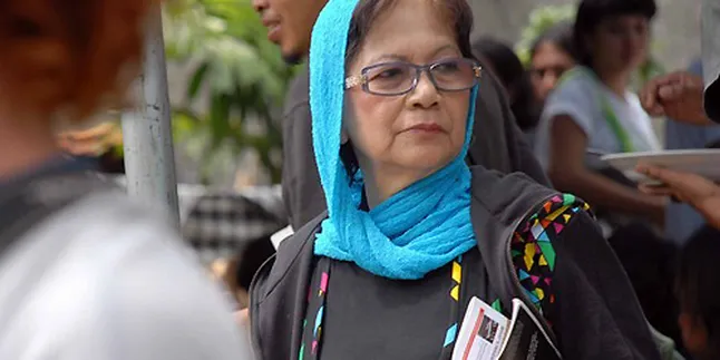 Bunda Iffet Sesalkan Pembatalan Konser Slank