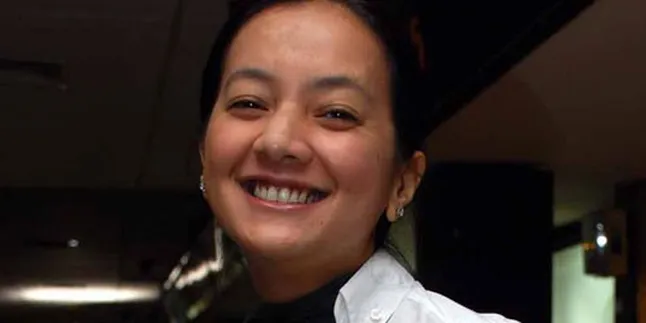 Cut Mini: Infotainment Suka Mengganggu dan Mengada-ada