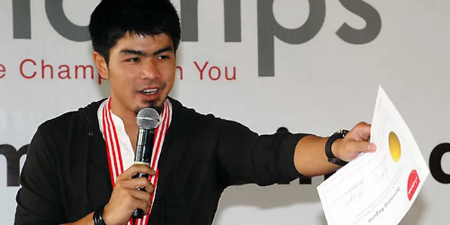 Bams Samsons Terima Gelar Youth Fellow