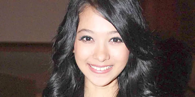 Poppy Bunga Belajar Merokok dan Rela Diperkosa