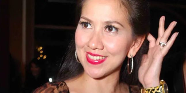 Venna Melinda Korbankan Kebiasaan Demi Masyarakat