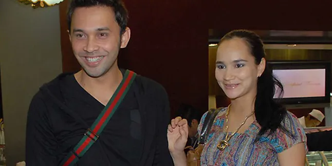 Teuku Zacky Dampingi Istri Bersalin