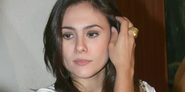 Hamil, Wulan Guritno Tetap Sibuk