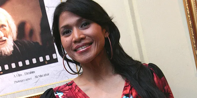 Anne J Cotto Benci Pantat Sendiri