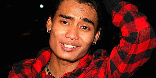 Diberitakan Meninggal, Charlie ST12 Malah Tersenyum