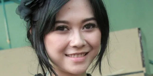 Sibuk Pacaran, Aura Kasih Dituntut EO