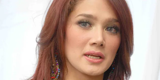 Mulan Jameela Kepikiran Tarik Semua Uangnya di Bank