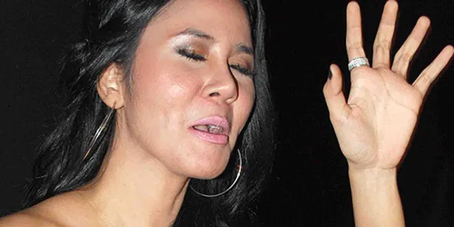 Poppy Gisela: Saya Bukan Orang Ketiga!