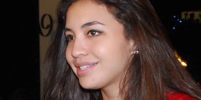 Dua Pegawai Istana Bantah Memfitnah Fakhry - Manohara