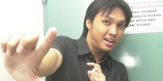 Icha Jikustik, Tak Percaya Diri Tampil Solo