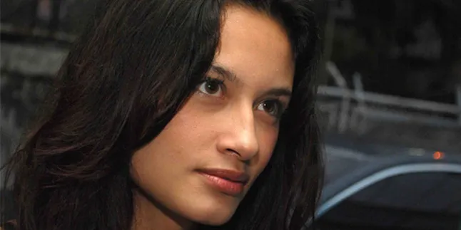 Valentine, Rebecca Berharap Candle Light Dinner