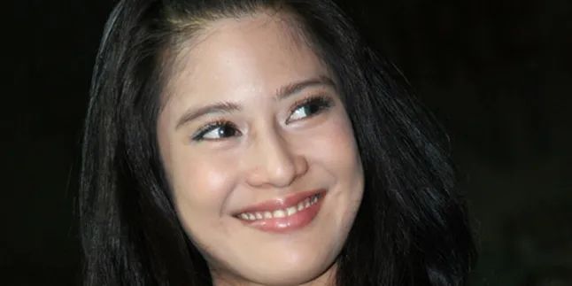 Dian Sastro Lamaran di Hari Valentine