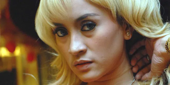 Tak Peduli Cekal, Lia Trio Macan Tetap Tampil Seksi