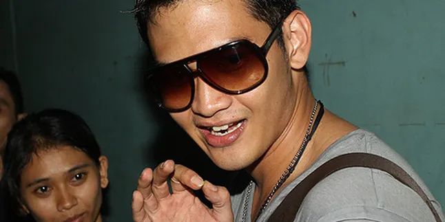 Rezky Aditya Optimis Tak Akan Bangkrut Rezky Aditya Optimis Tak Akan Bangkrut