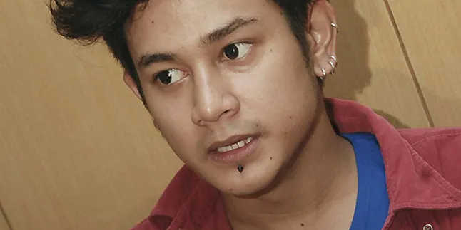 Dwi Andhika Ogah 'Piercing' di Mata